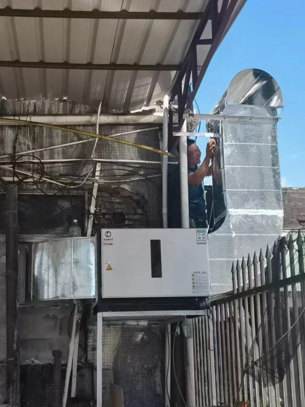 3734c562168bd43aa3559cc917365fa